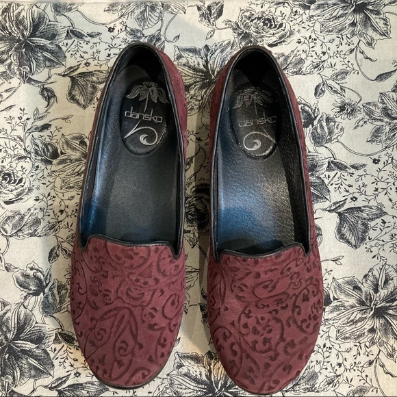 DANSKO Sz 40 Olivia Burgundy Tooled  Suede Slip On Comfort Flats Loafers - Picture 3 of 11